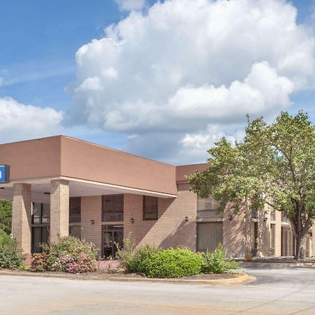Days Inn By Wyndham Clinton - Laurens I-26 Екстер'єр фото