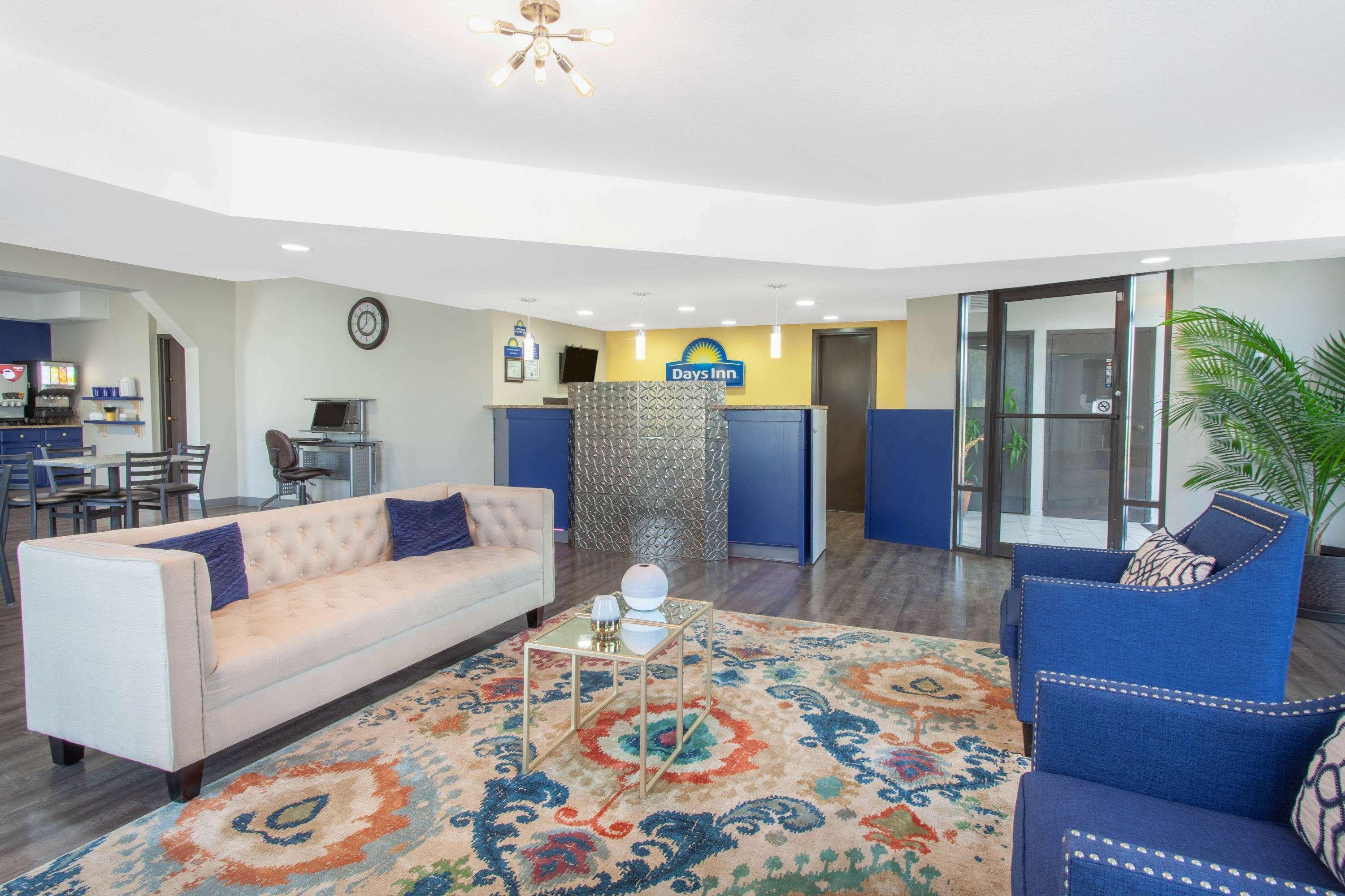 Days Inn By Wyndham Clinton - Laurens I-26 Екстер'єр фото